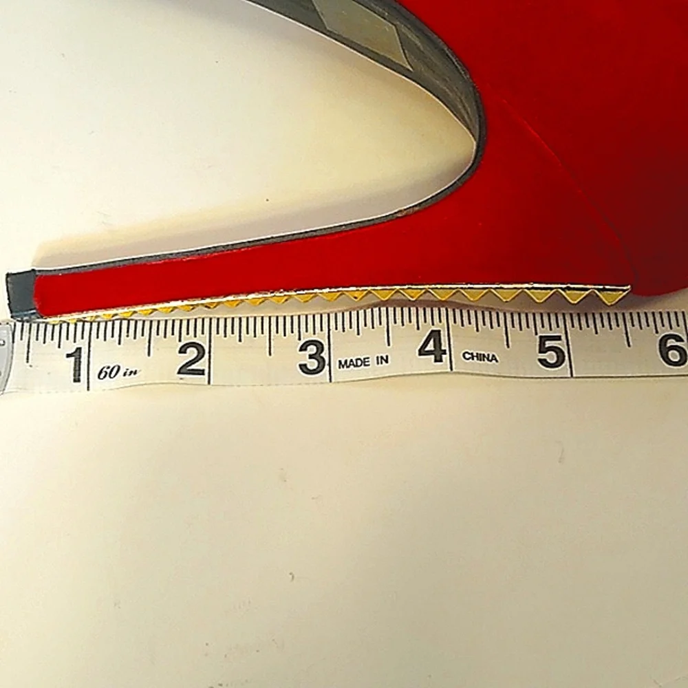 Body Center Heels Shoes Women have a little Scratches are inside of heels. - Picture 13 of 14